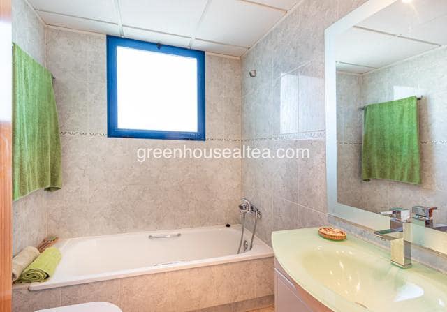 2 bedroom Flat for sale in La Villajoyosa / Vila Joiosa - € 390,000 (Ref: 9410186)