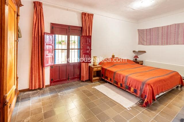 Chalet de 5 habitaciones en Polop en venta - 399.000 € (Ref: 9541939)