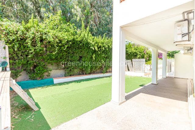 Chalet de 6 habitaciones en Alfaz del Pi / L'Alfàs del Pi en venta con garaje - 850.000 € (Ref: 9541940)