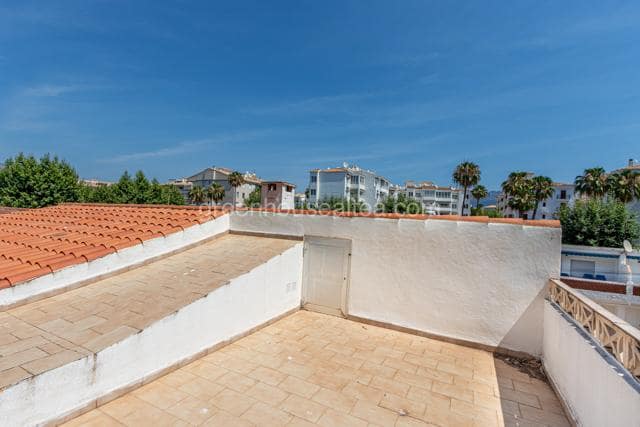 Chalet de 6 habitaciones en Alfaz del Pi / L'Alfàs del Pi en venta con garaje - 850.000 € (Ref: 9541940)