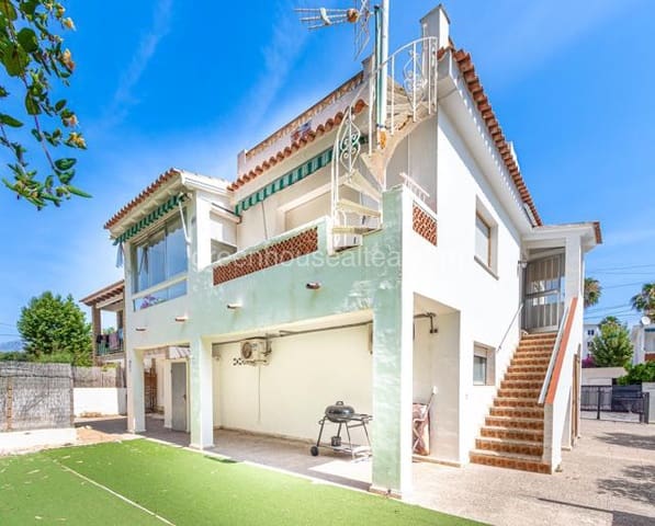 Chalet de 6 habitaciones en Albir, Alfaz del Pi / L'Alfàs del Pi en venta con garaje - 850.000 € (Ref: 9541940)
