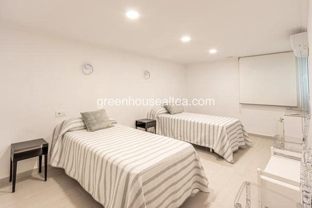 5 sovrum Villa till salu i Calpe / Calp med pool garage - 995 000 € (Ref: 9603272)