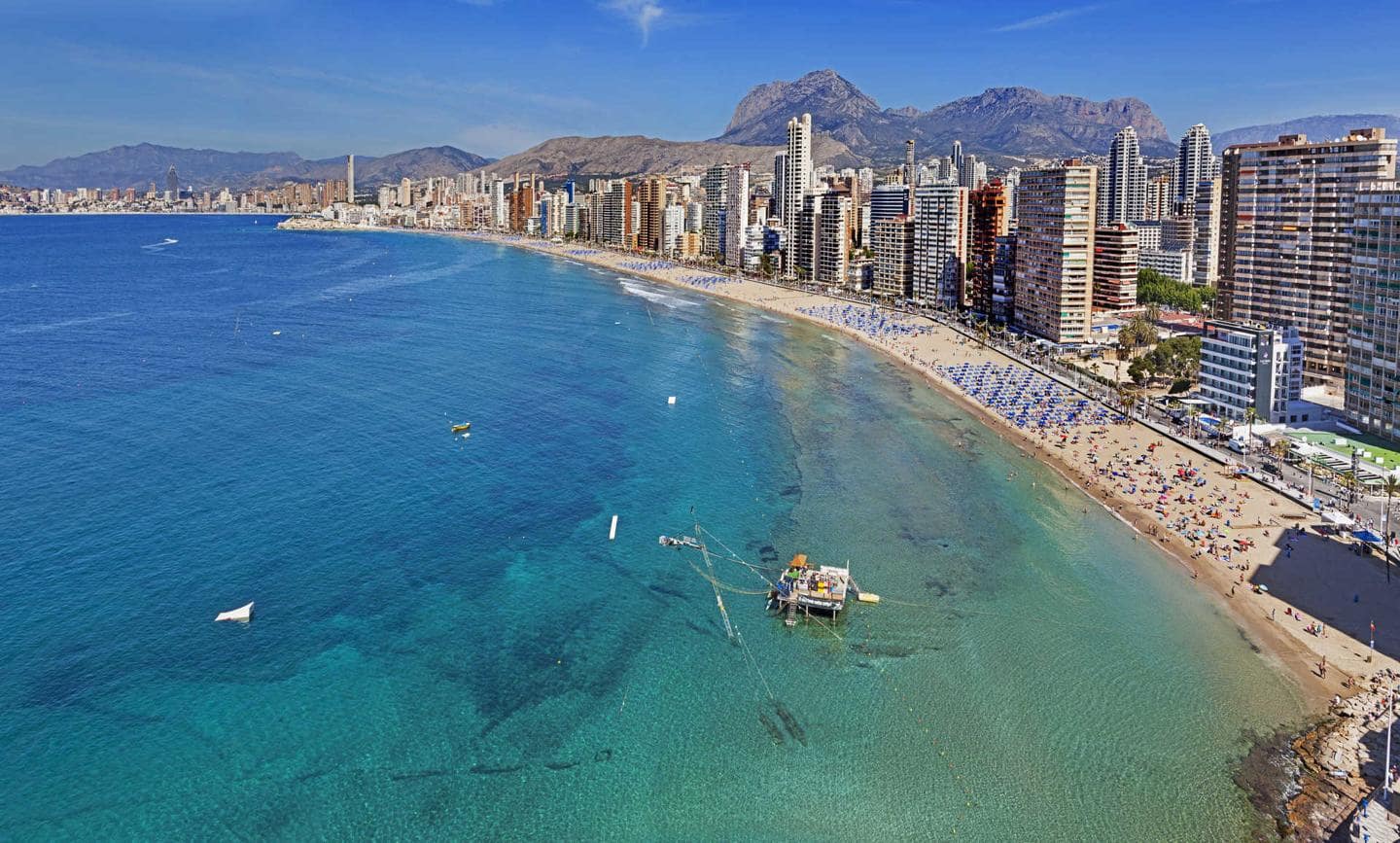 Piso de 2 habitaciones en Benidorm en venta con garaje - 245.000 € (Ref: 9650561)