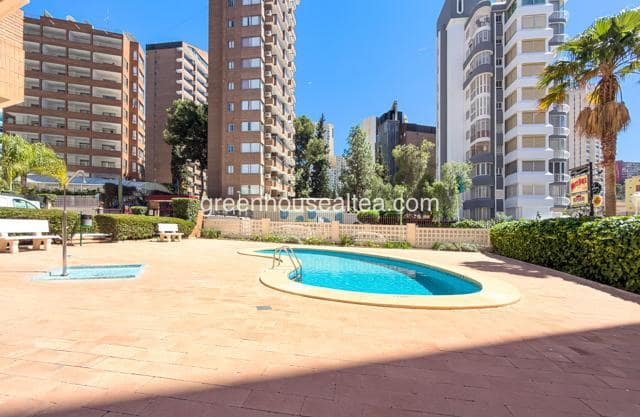 2 slaapkamer Flat te koop in Benidorm met zwembad garage - € 235.000 (Ref: 9650561)