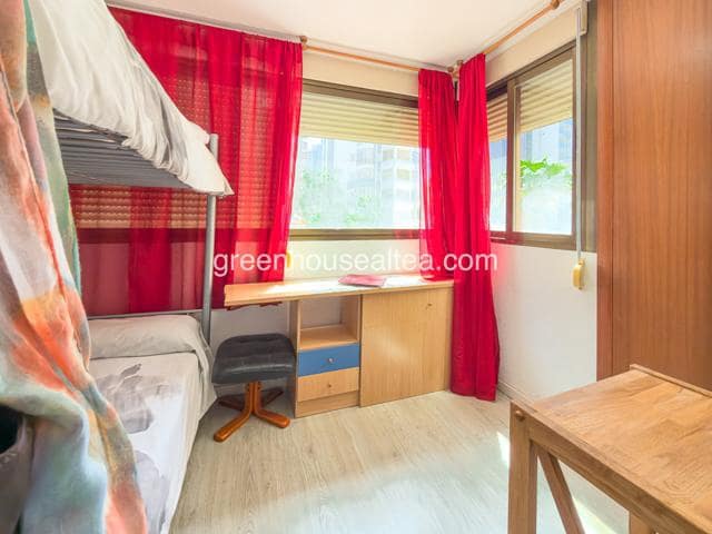 2 slaapkamer Flat te koop in Benidorm met zwembad garage - € 235.000 (Ref: 9650561)