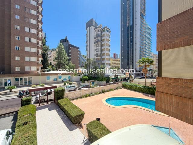 2 slaapkamer Flat te koop in Benidorm met zwembad garage - € 235.000 (Ref: 9650561)