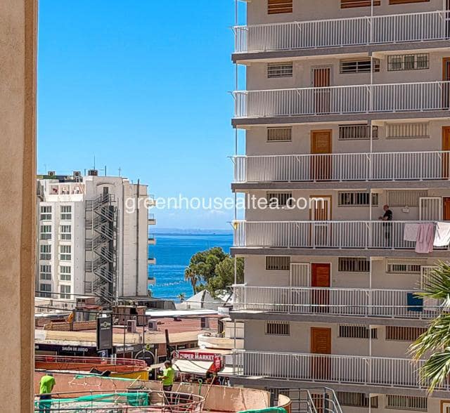 2 slaapkamer Flat te koop in Benidorm met zwembad garage - € 235.000 (Ref: 9650561)