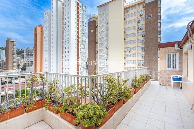 5 soveværelse Lejlighed til salg i Benidorm med garage - € 515.000 (Ref: 9708991)