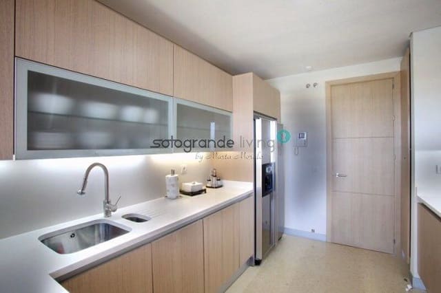 2 soverom Leilighet til leie i Sotogrande, San Roque med svømmebasseng garasje - € 2 500 (Ref: 10000036)