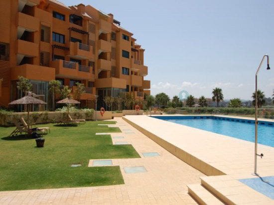 2 soverom Leilighet til leie i Sotogrande, San Roque med svømmebasseng garasje - € 2 500 (Ref: 10000036)