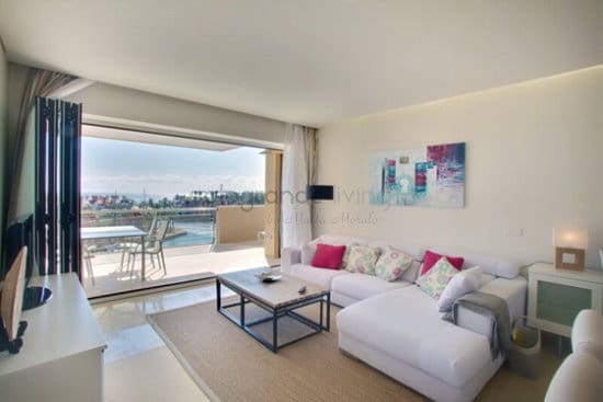 2 soverom Leilighet til leie i Sotogrande, San Roque med svømmebasseng garasje - € 2 500 (Ref: 10000036)