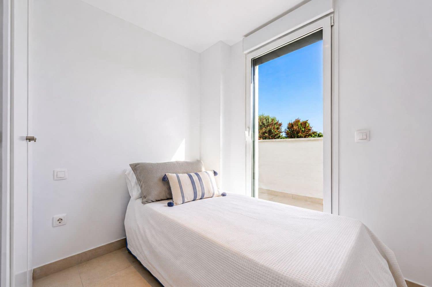 Apartamento de 5 habitaciones en Sotogrande en alquiler con piscina garaje - 3.900 € (Ref: 10003558)
