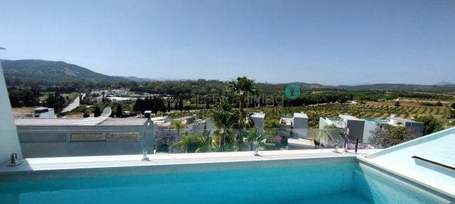 3 bedroom Townhouse for rent in San Enrique de Guadiaro with pool - € 2,500 (Ref: 10026953)