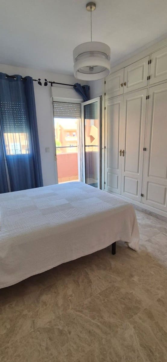3 soveværelse Rækkehus til leje i San Luis de Sabinillas med swimmingpool - € 1.500 (Ref: 10026954)