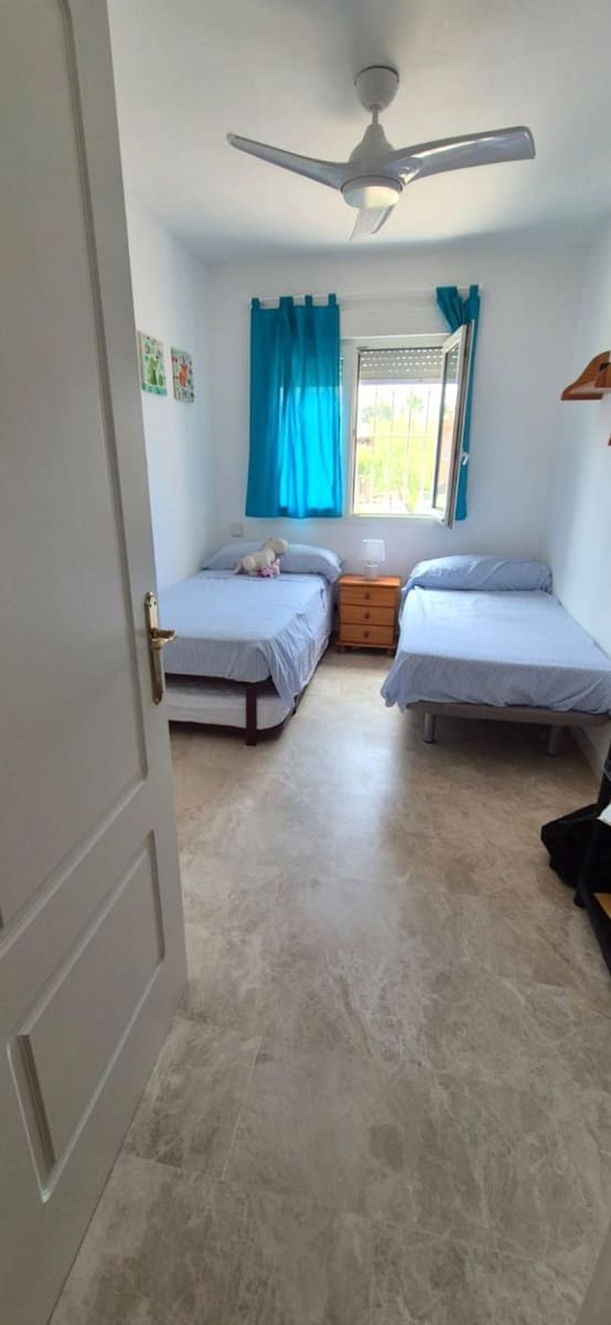 3 soveværelse Rækkehus til leje i San Luis de Sabinillas med swimmingpool - € 1.500 (Ref: 10026954)