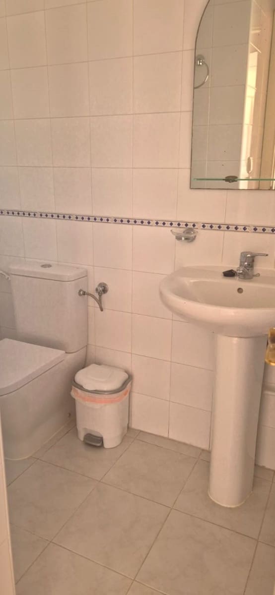 3 soveværelse Rækkehus til leje i San Luis de Sabinillas med swimmingpool - € 1.500 (Ref: 10026954)
