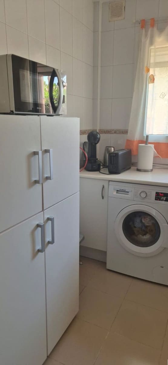 3 soveværelse Rækkehus til leje i San Luis de Sabinillas med swimmingpool - € 1.500 (Ref: 10026954)