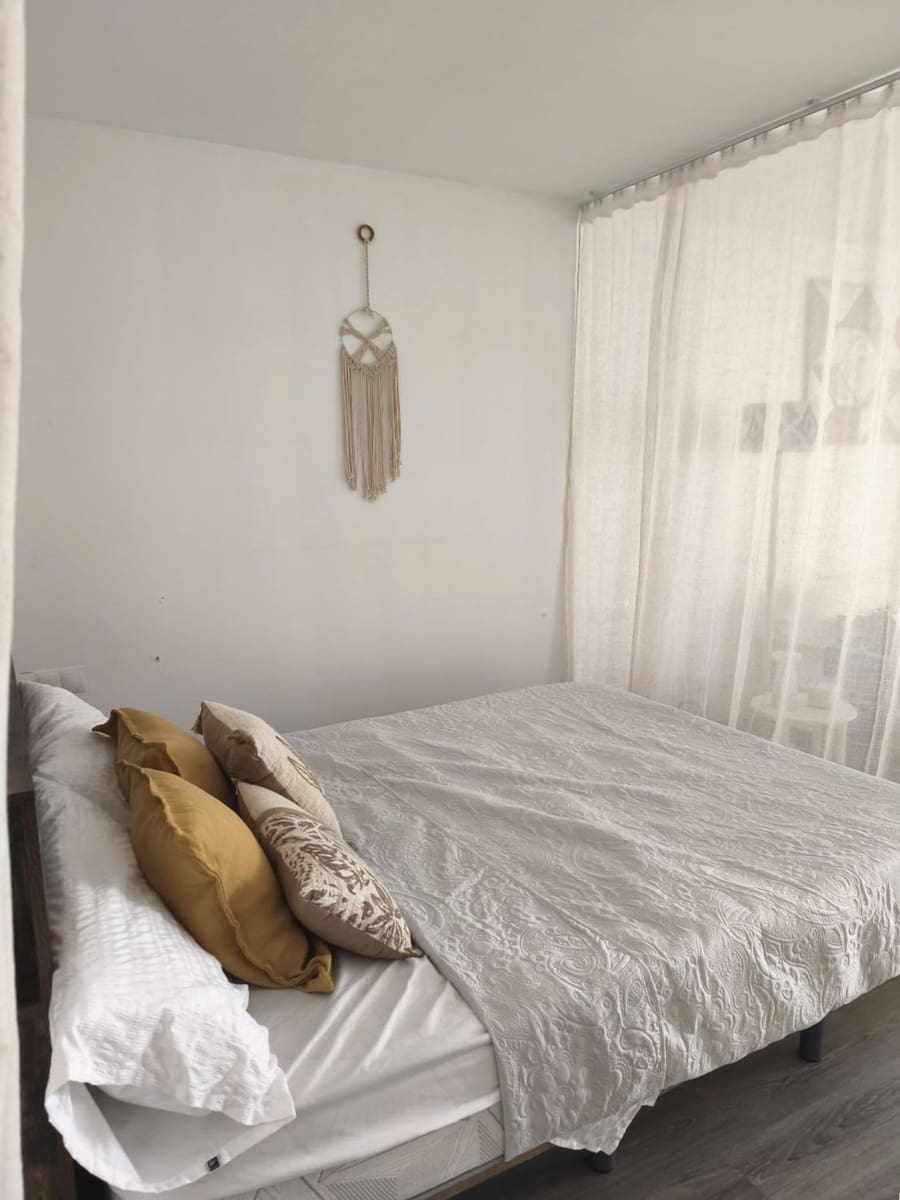 Appartement te huur in Sotogrande met zwembad garage - € 700 (Ref: 10031592)
