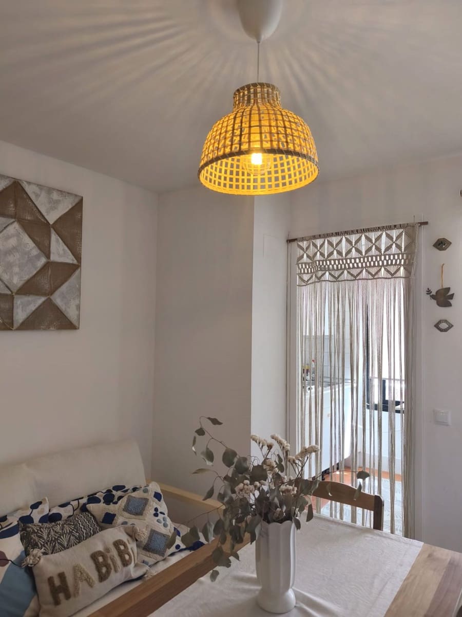 Appartement te huur in Sotogrande met zwembad garage - € 700 (Ref: 10031592)