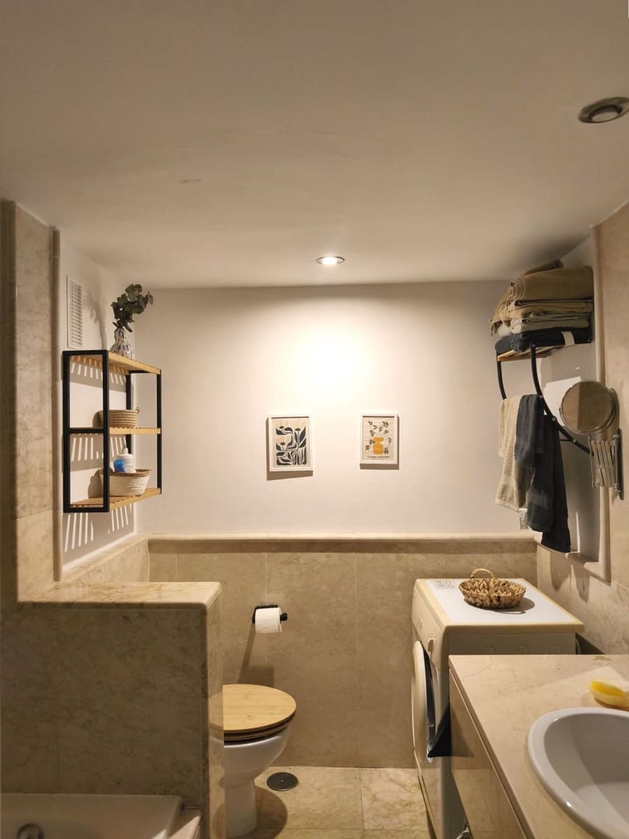 Appartement te huur in Sotogrande met zwembad garage - € 700 (Ref: 10031592)