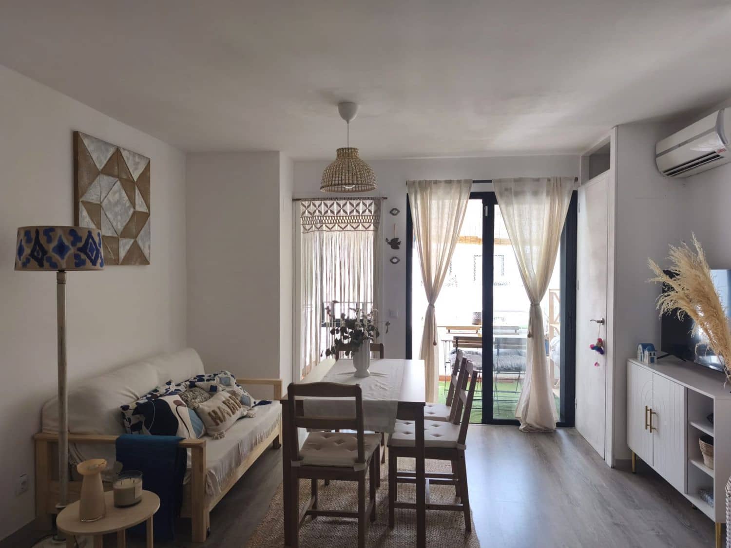 Appartement te huur in Sotogrande met zwembad garage - € 700 (Ref: 10031592)