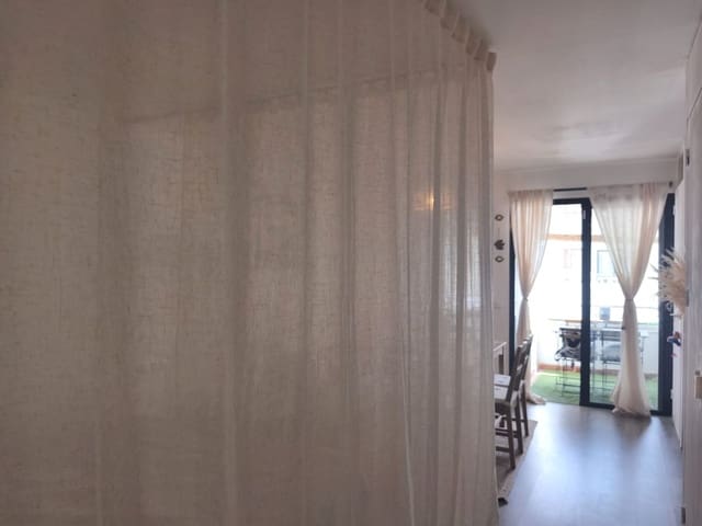 Appartement te huur in Sotogrande Costa, San Roque met zwembad garage - € 700 (Ref: 10031592)