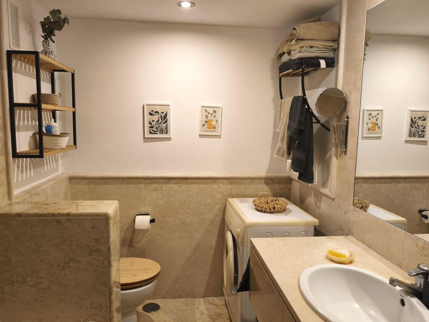 Appartement te huur in Sotogrande met zwembad garage - € 700 (Ref: 10031592)