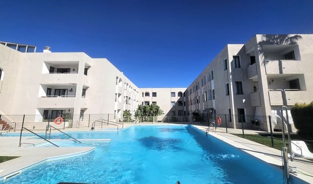 Appartement te huur in Sotogrande Costa, San Roque met zwembad garage - € 700 (Ref: 10031594)