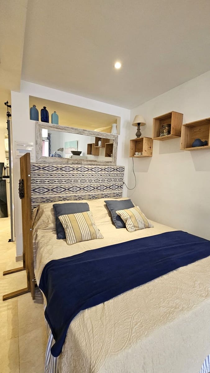Studio te huur in Sotogrande - € 800 (Ref: 10033553)