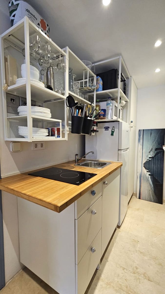 Studio te huur in Sotogrande - € 800 (Ref: 10033553)