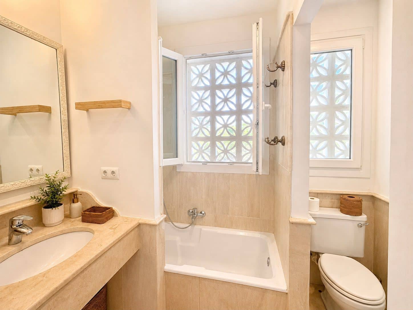 2 bedroom Apartment for sale in Sotogrande - € 425,000 (Ref: 10033554)