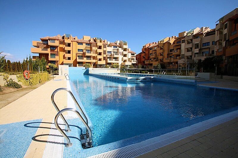 2 bedroom Apartment for rent in Sotogrande with pool - € 2,500 (Ref: 10037113)