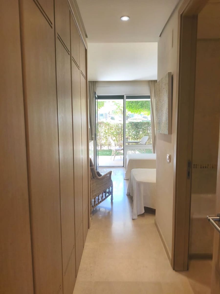 2 bedroom Apartment for rent in Sotogrande with pool - € 2,500 (Ref: 10037113)