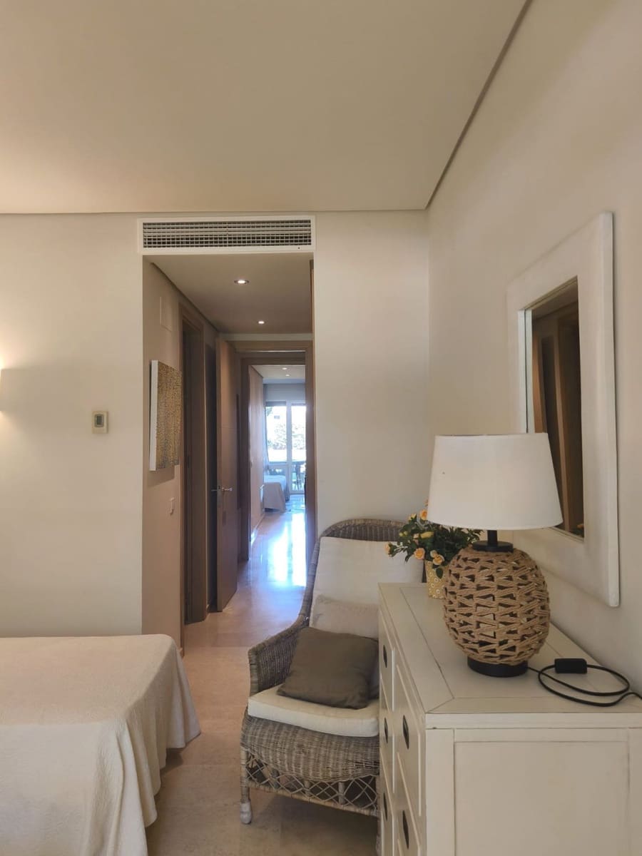 2 bedroom Apartment for rent in Sotogrande with pool - € 2,500 (Ref: 10037113)