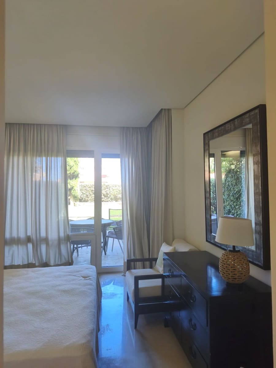 2 bedroom Apartment for rent in Sotogrande with pool - € 2,500 (Ref: 10037113)