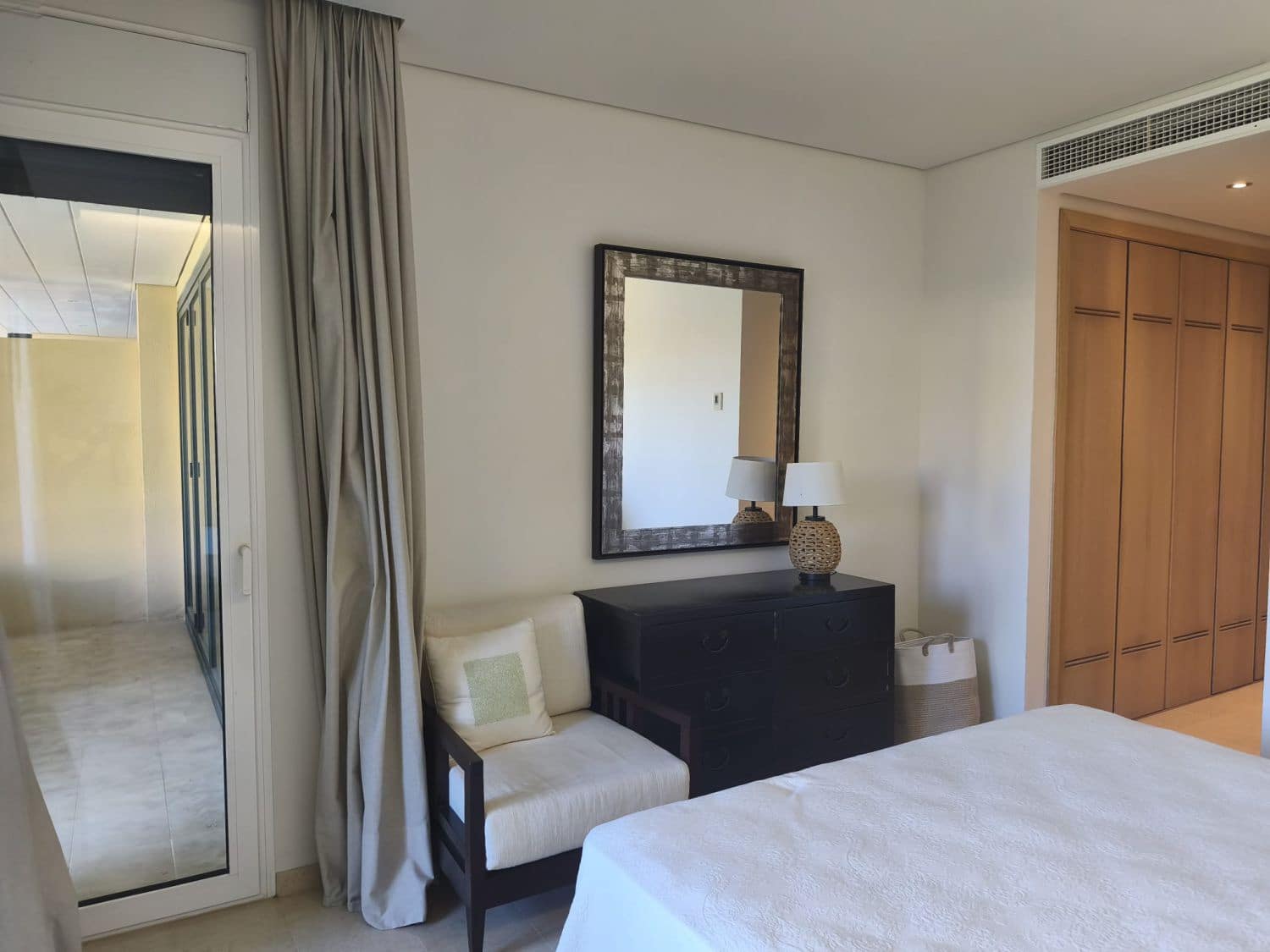 2 bedroom Apartment for rent in Sotogrande with pool - € 2,500 (Ref: 10037113)