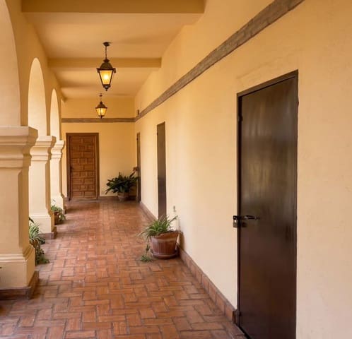 Gewerbe zu verkaufen in Pueblo Nuevo de Guadiaro, San Roque - 289.000 € (Ref: 10046993)