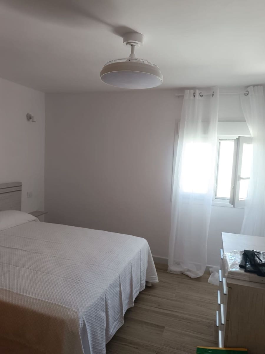 2 soveværelse Lejlighed til leje i Torreguadiaro - € 700 (Ref: 10061403)