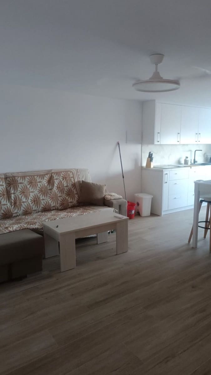2 soveværelse Lejlighed til leje i Torreguadiaro - € 700 (Ref: 10061403)