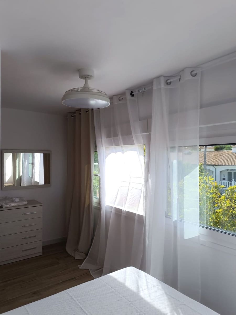 2 soveværelse Lejlighed til leje i Torreguadiaro - € 700 (Ref: 10061403)