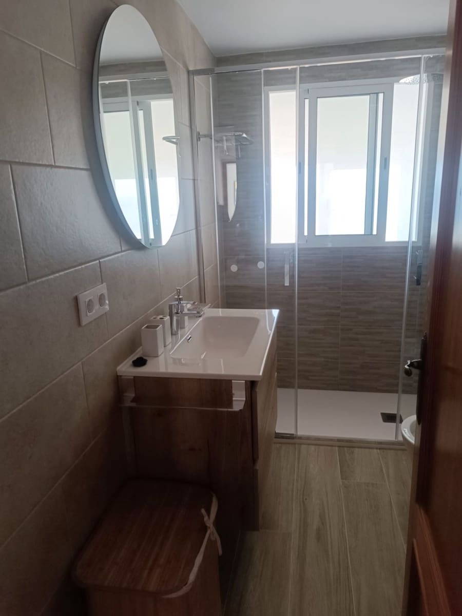 2 soveværelse Lejlighed til leje i Torreguadiaro - € 700 (Ref: 10061403)