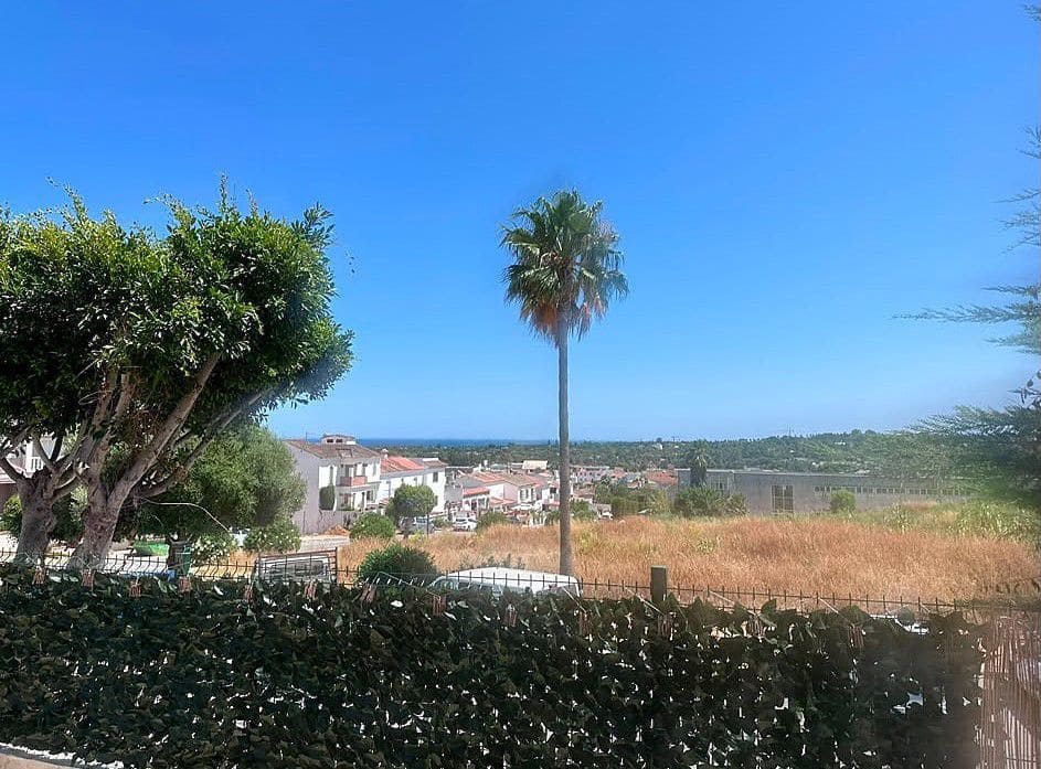 Casa de 4 habitaciones en Pueblo Nuevo de Guadiaro en venta - 465.000 € (Ref: 10061404)