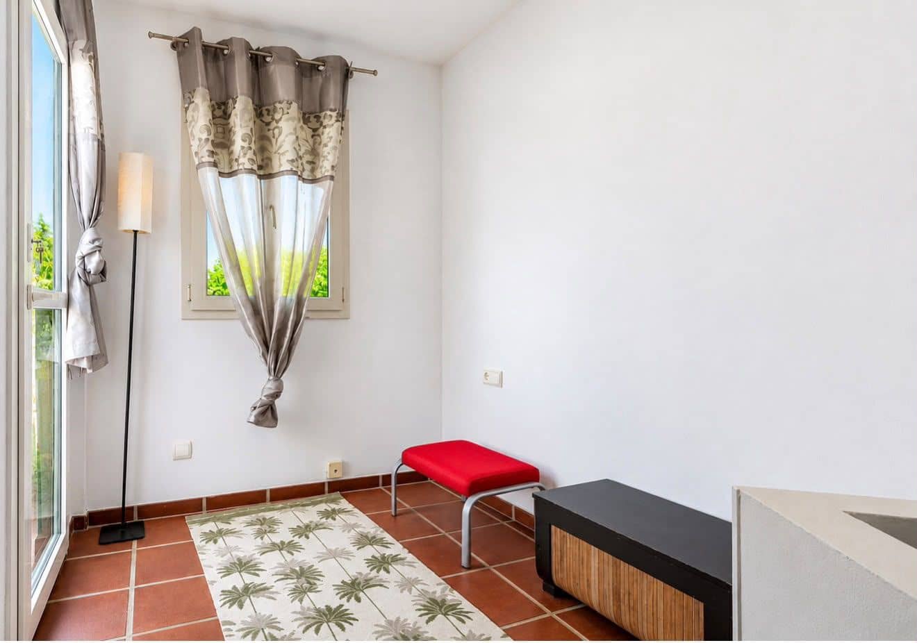 Casa de 4 habitaciones en Pueblo Nuevo de Guadiaro en venta - 465.000 € (Ref: 10061404)
