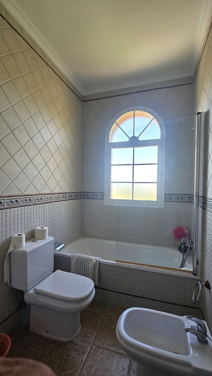5 sypialnia Willa na sprzedaż w San Enrique de Guadiaro z garażem - 598 000 € (Ref: 10080570)