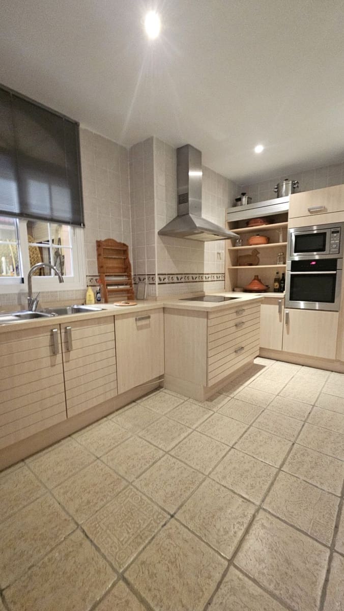 5 sypialnia Willa na sprzedaż w San Enrique de Guadiaro z garażem - 598 000 € (Ref: 10080570)