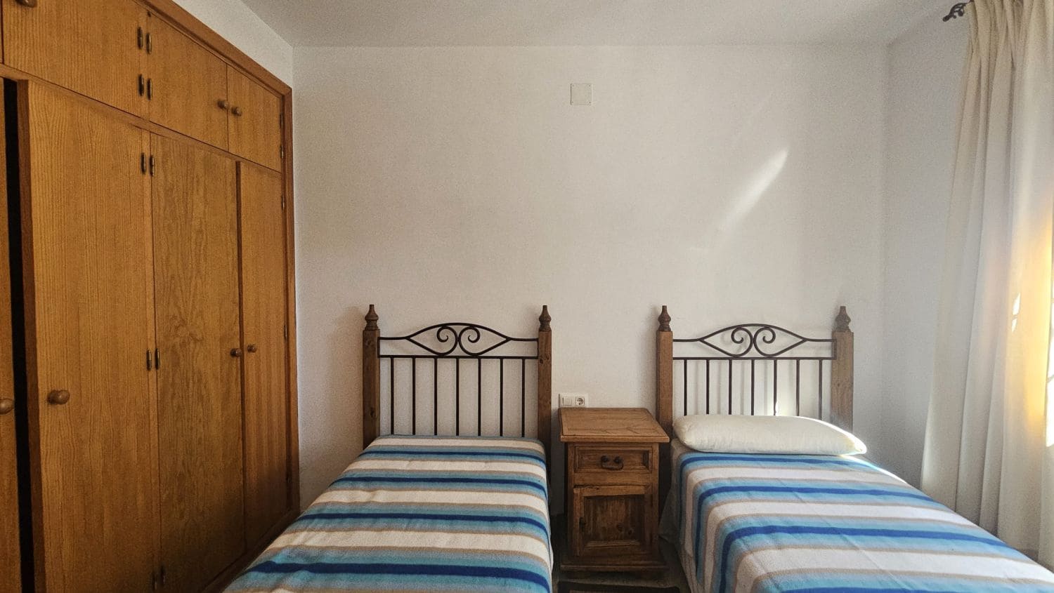 5 sypialnia Willa na sprzedaż w San Enrique de Guadiaro z garażem - 598 000 € (Ref: 10080570)