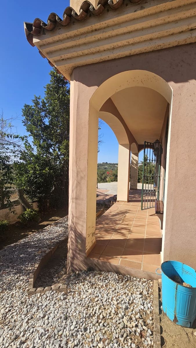 5 sypialnia Willa na sprzedaż w San Enrique de Guadiaro z garażem - 598 000 € (Ref: 10080570)