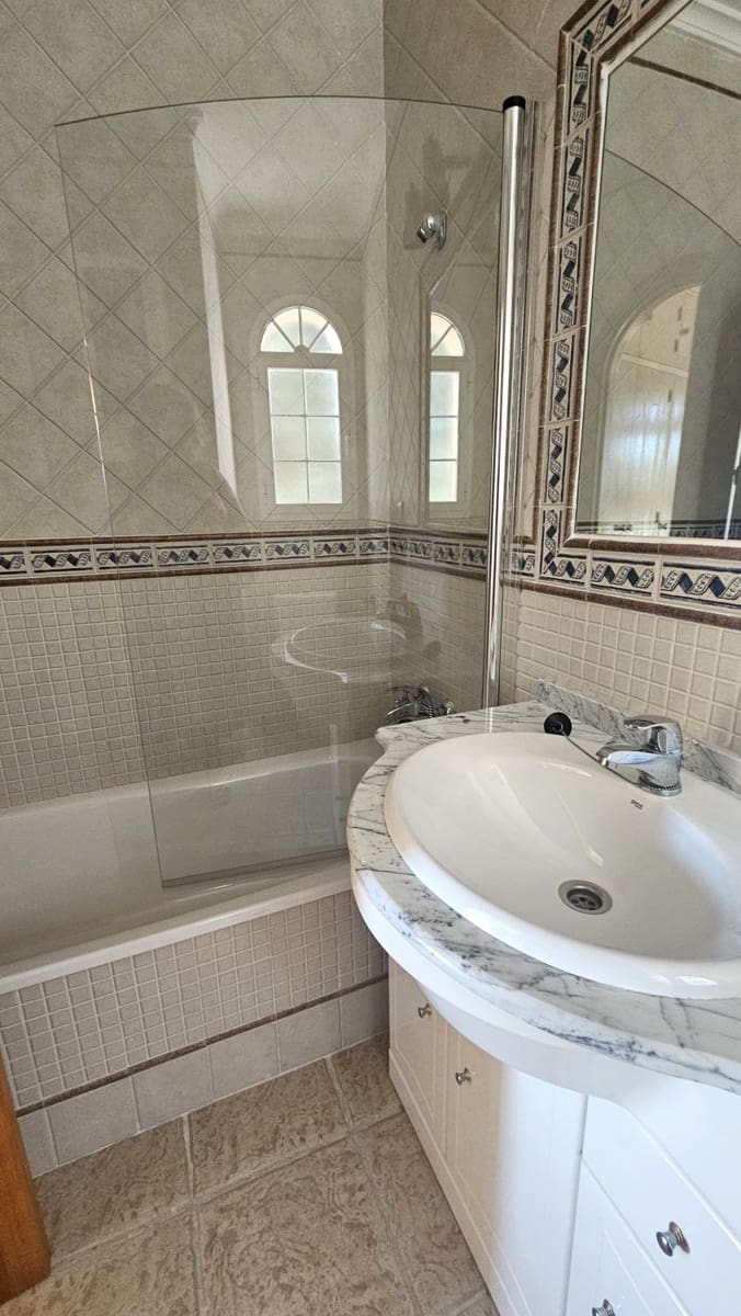 5 sypialnia Willa na sprzedaż w San Enrique de Guadiaro z garażem - 598 000 € (Ref: 10080570)