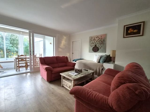 2 Zimmer Apartment zu vermieten in Sotogrande, San Roque mit Garage - 1.500 € (Ref: 10097667)