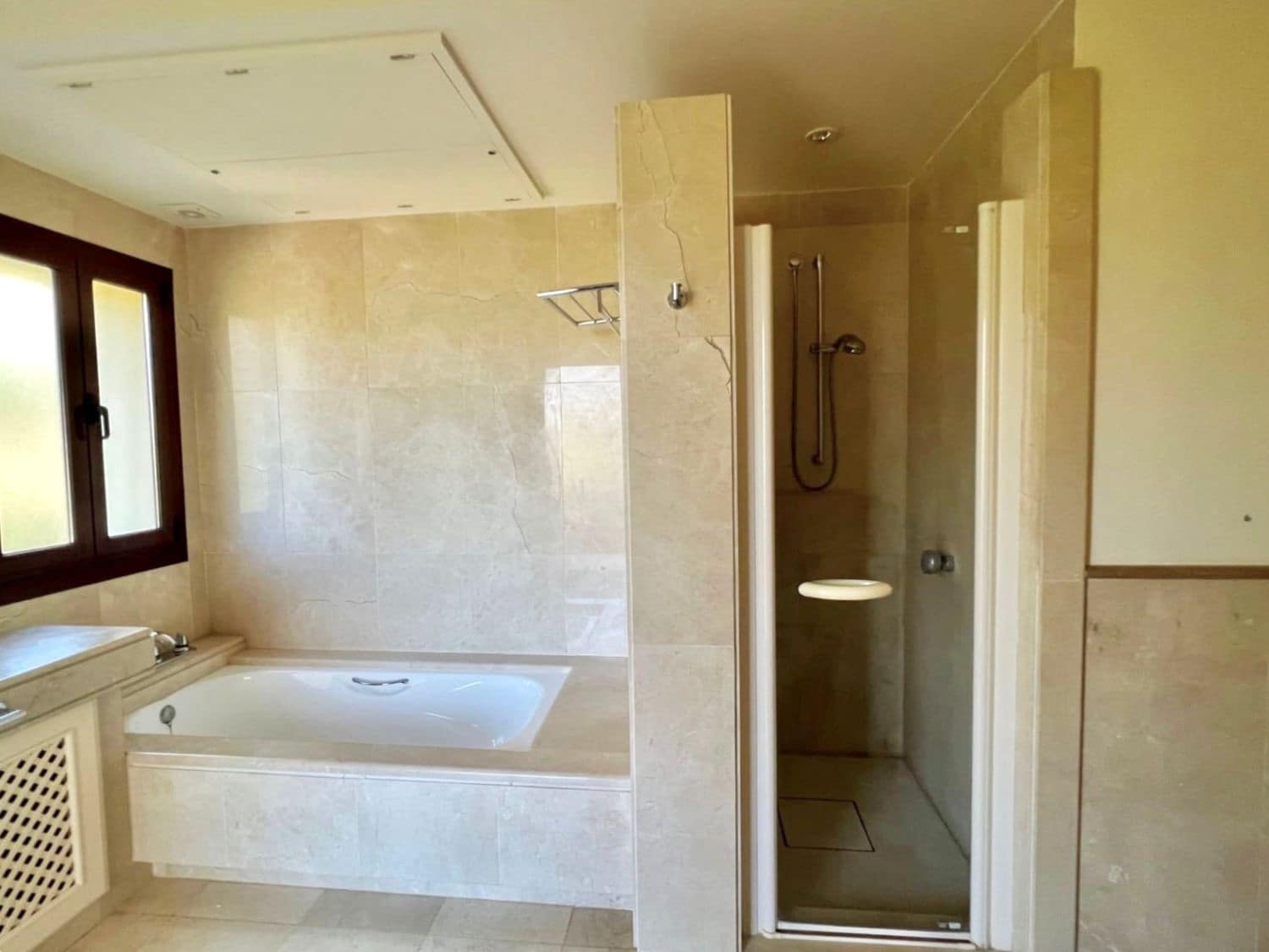 3 camera da letto Appartamento da affittare in Sotogrande con piscina garage - 3.000 € (Rif: 10115523)
